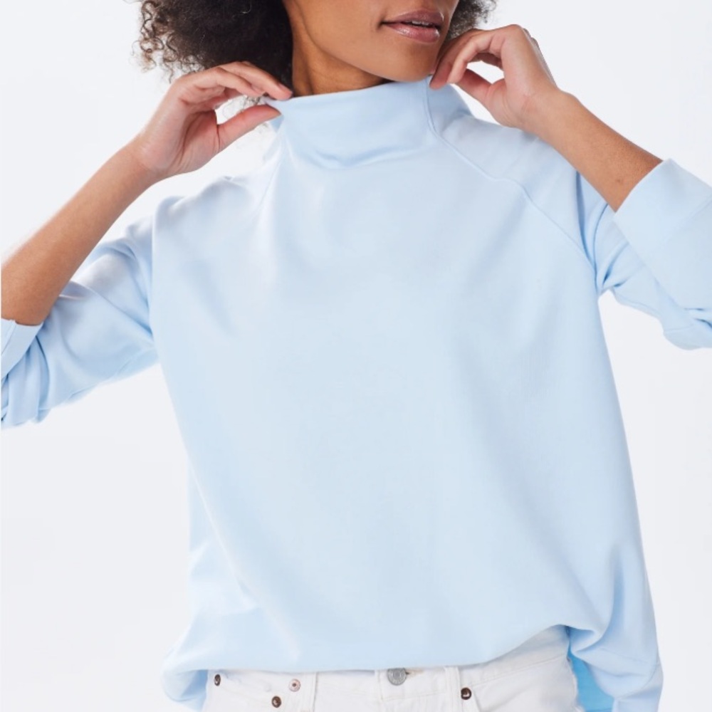 NWT Alice Walk mock neck Ice Blue sweatshirt Sz M